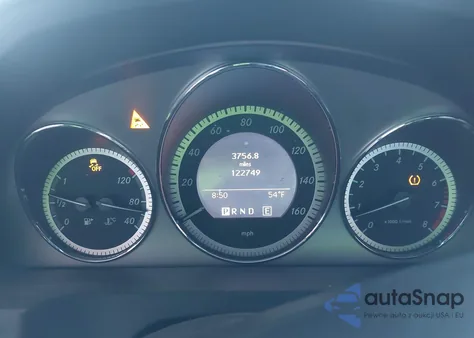 2011 Mercedes-Benz C 300 Luxury/Sport z USA, uszkodzony, nr VIN WDDGF5EB9BR160421